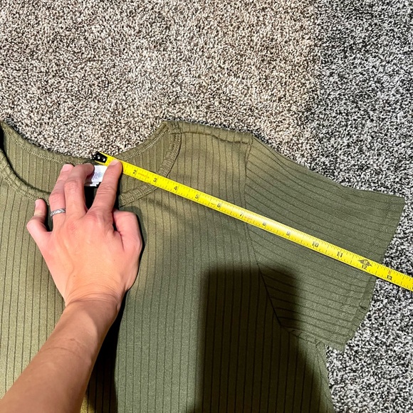 LuLaRoe Olive Green Midi, High- Low Dress with Short Sleeves size Small - Picture 9 of 9